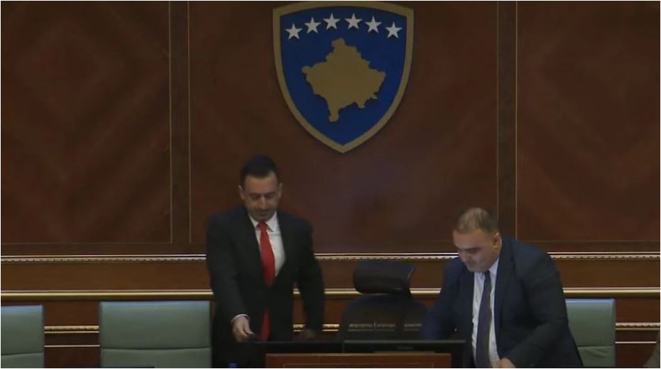 Pas gjashtë muajve bllokim, Dimal Basha zgjidhet kryetar i Kuvendit të Kosovës